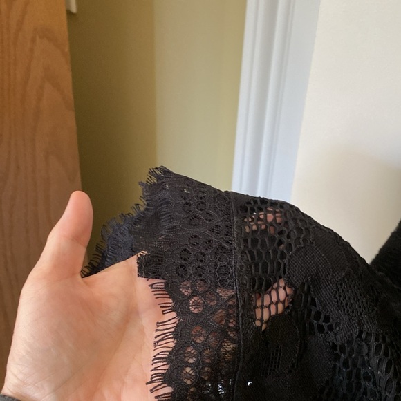 Sans Souci lace dress - Picture 6 of 8